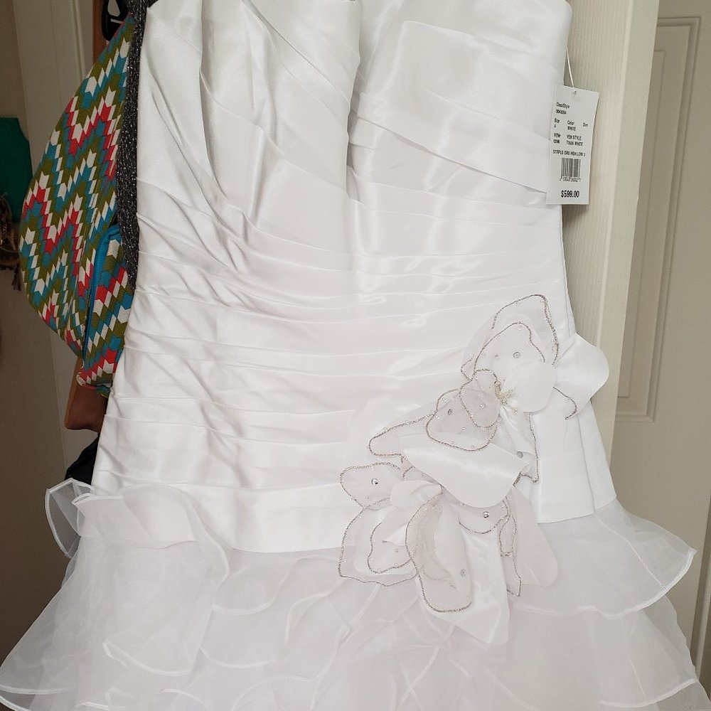Wedding Dress - Picture 2 of 7
